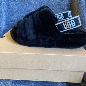 Size 10 UGG YEAH FLUFF SLIDE